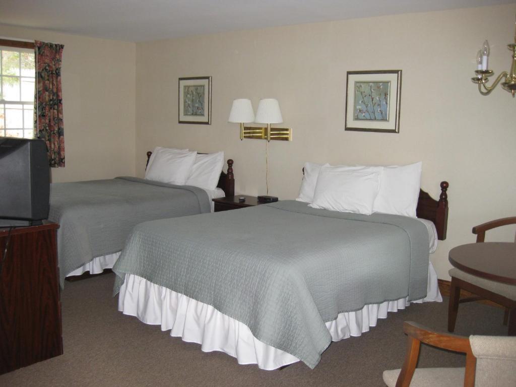 The Chatham Motel Room photo